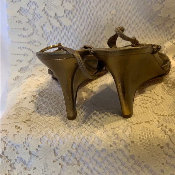 Farragamo gold wedge sandal - Picture 4 of 5